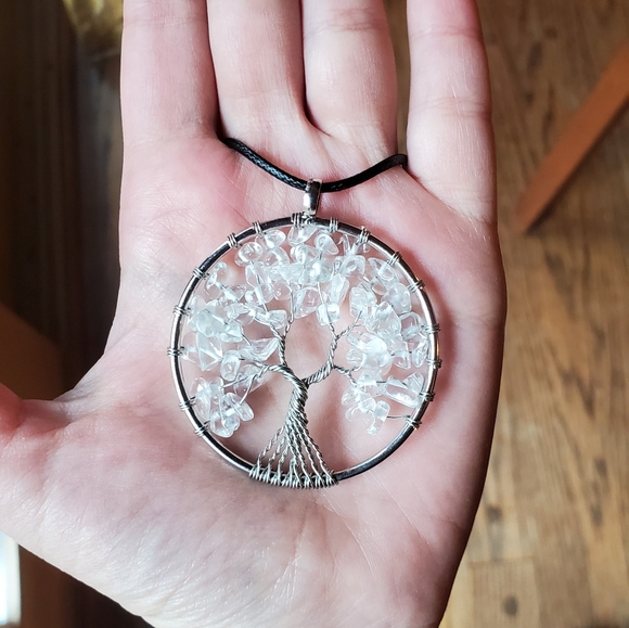 NWOT Crystal Silver Tree of Life Necklace - Picture 3 of 6